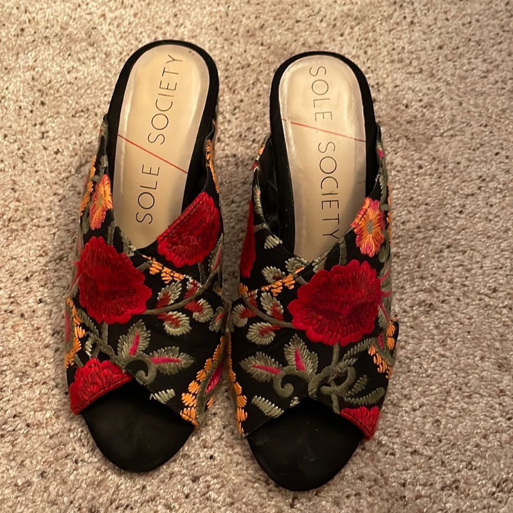 Floral embroidered Sole Society heels